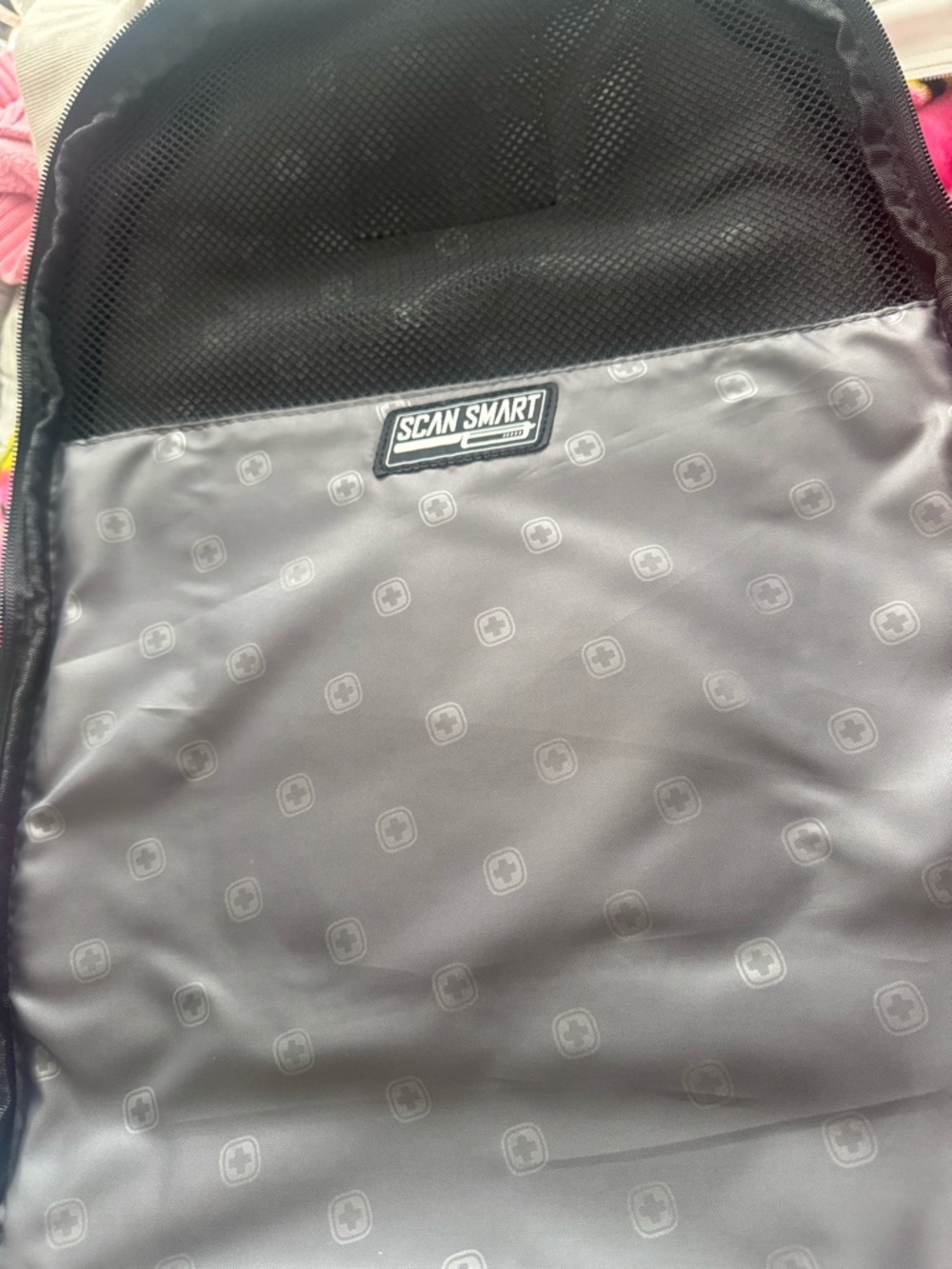 SwissGear Black Laptop Backpack with Red Logo - Picture 4 of 7